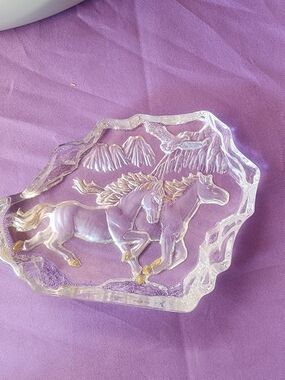 Source Unknown Clear Glass Horse Dish with Gold Accents